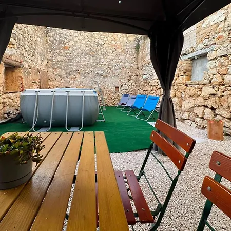 Casa Valdebek With Pool - Happy 펜션