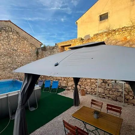 Casa Valdebek With Pool - Happy 펜션 *