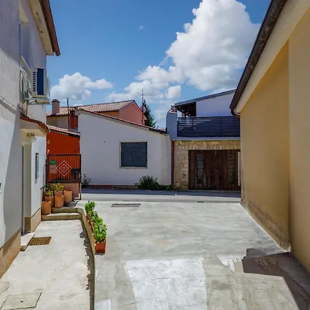 Casa Valdebek With Pool - Happy *